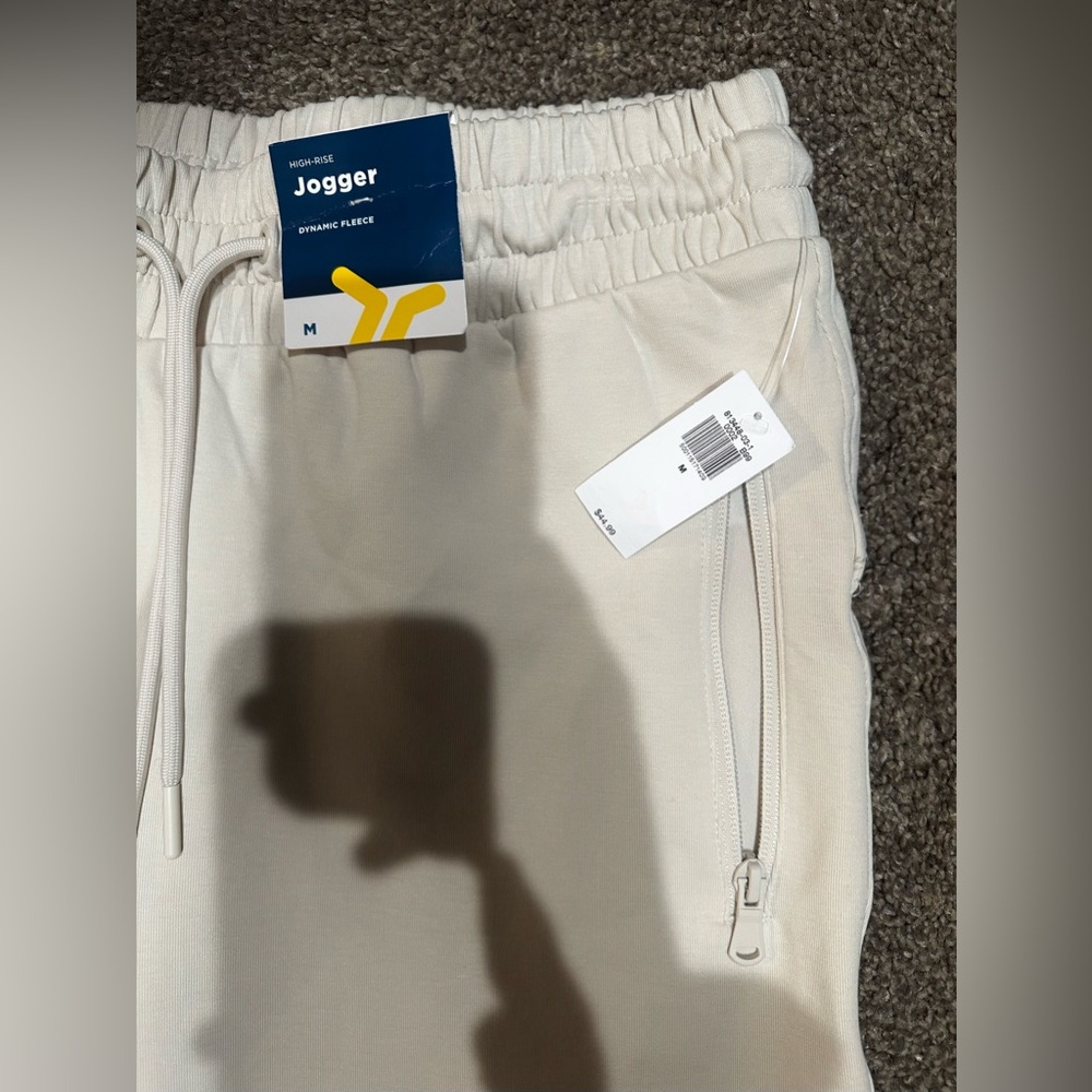 High-rise jogger